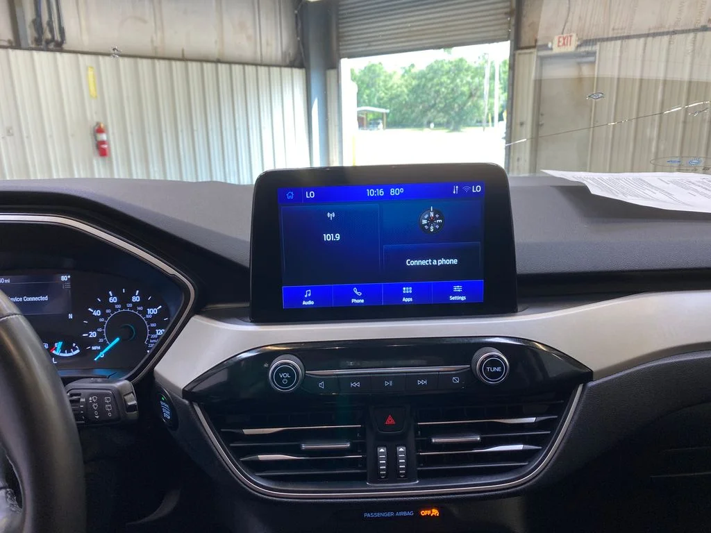 Used 2022 White Ford SEL image 37