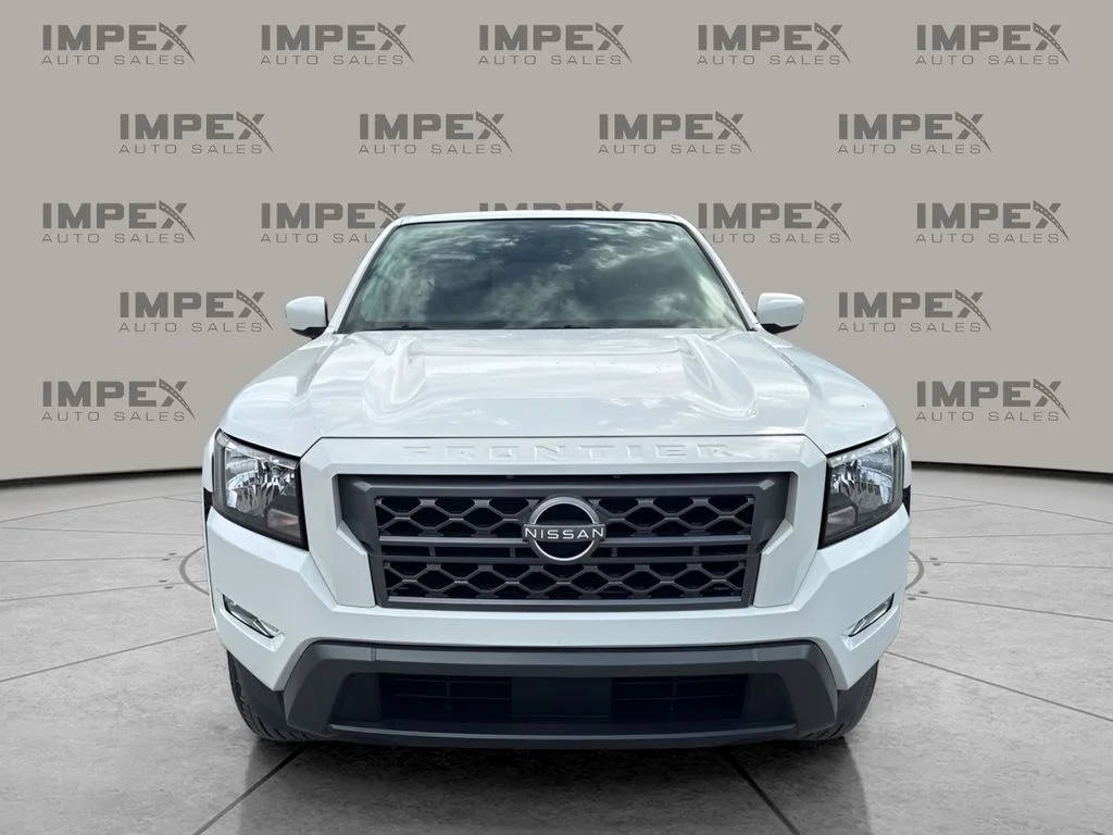 Used 2024 White Nissan SV image 8