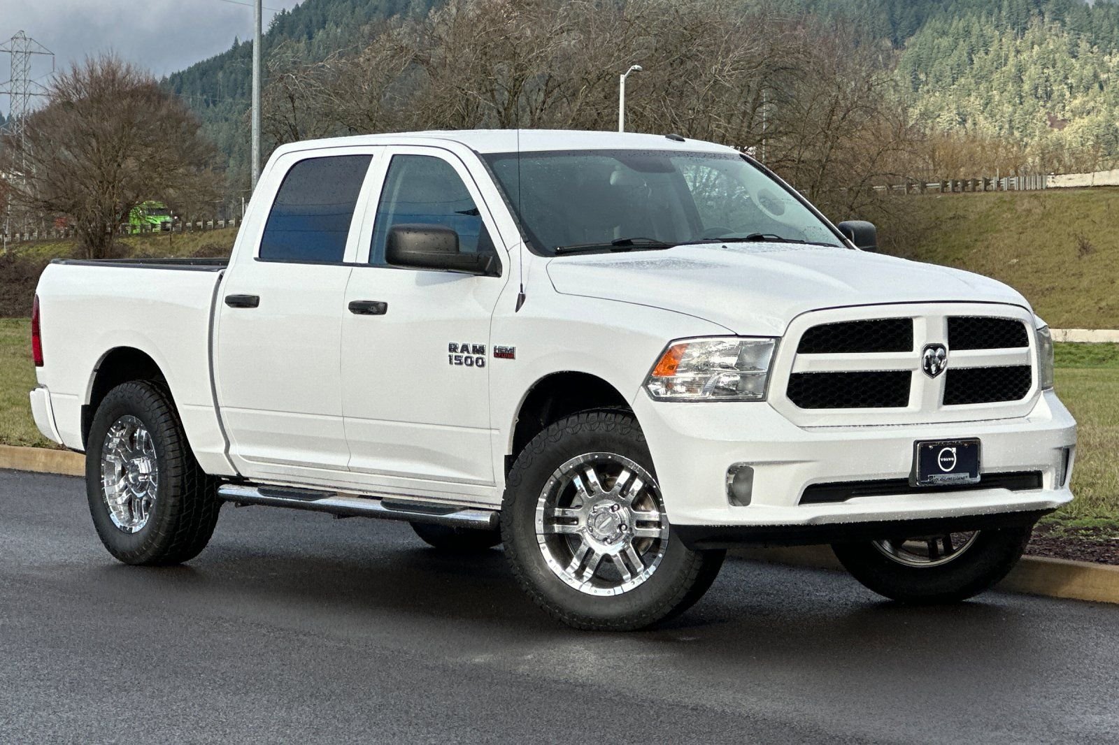 Used 2016 White Ram Express image 1