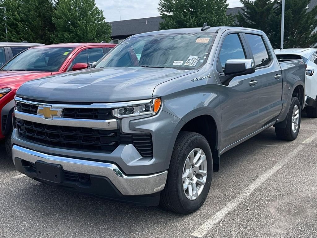 Used 2023 Gray Chevrolet LT image 3
