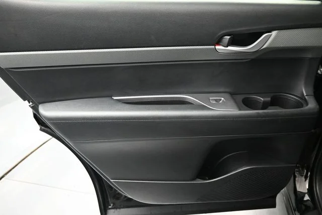 Used 2024 Black Hyundai SEL image 9