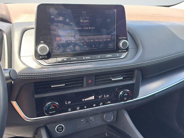 Used 2023 Gray Nissan SV image 18