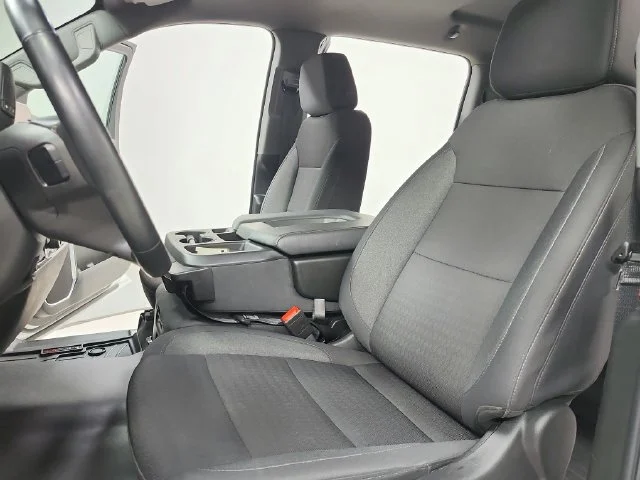 Used 2025 Summit White Chevrolet LT image 19