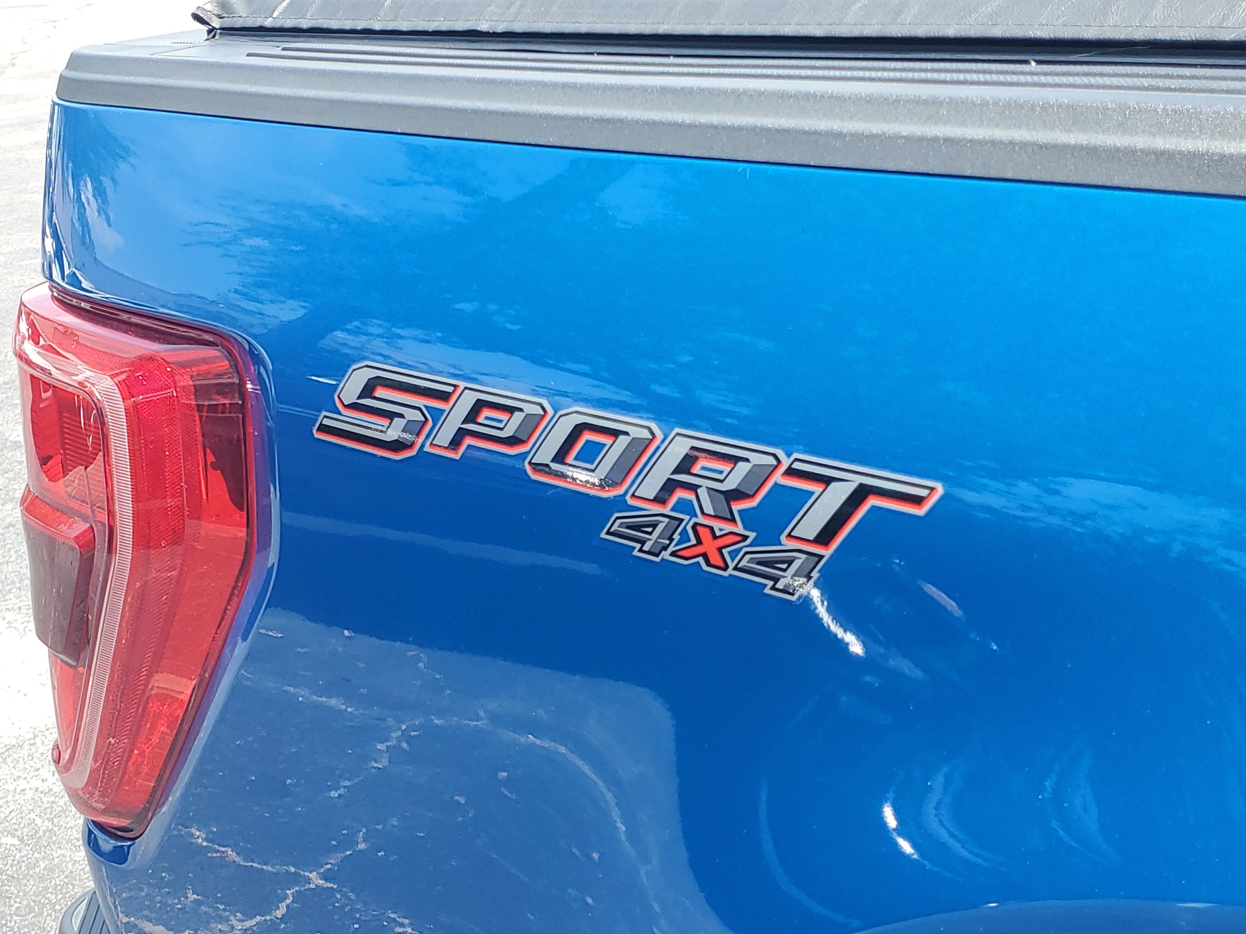 Used 2021 Blue Metallic Ford XLT image 10