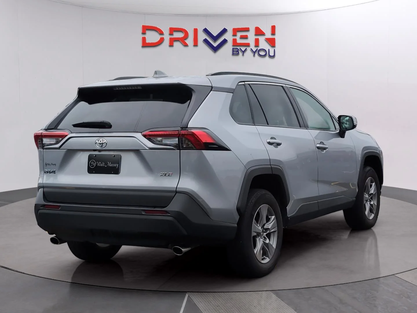 Used 2024 Silver Sky Metallic Toyota XLE image 5