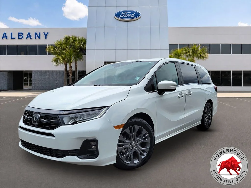Used 2025 White Honda Touring image 1