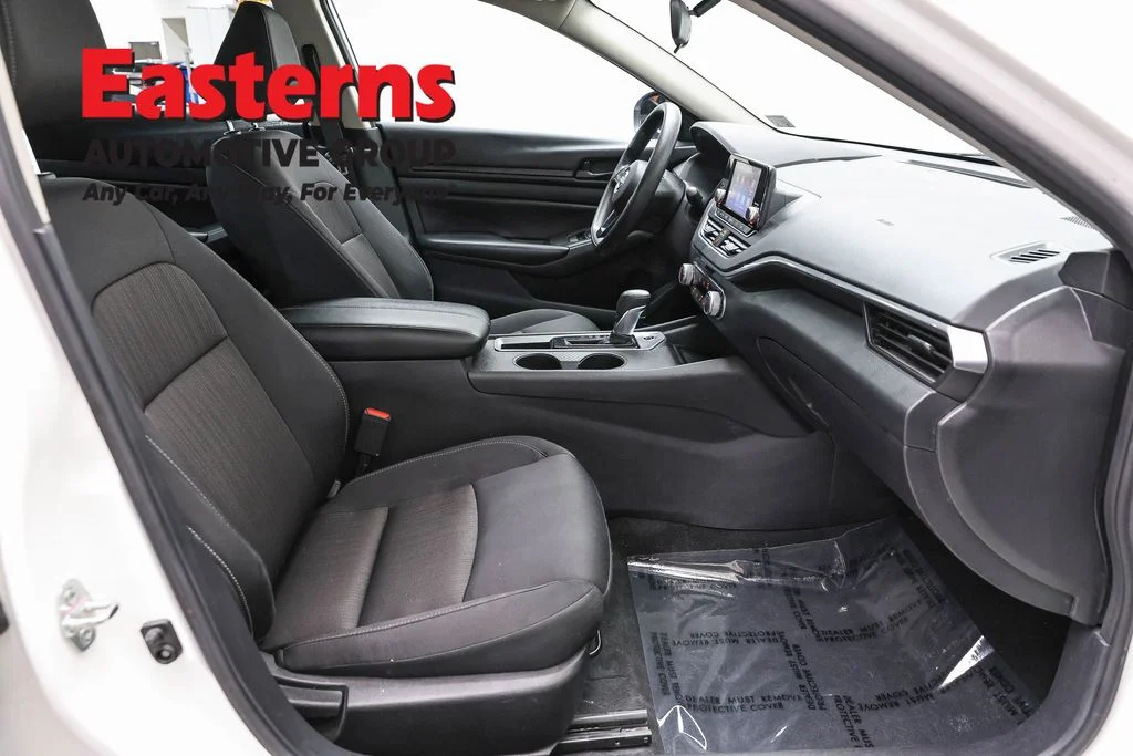 Used 2024 White Nissan 2.5 S image 23