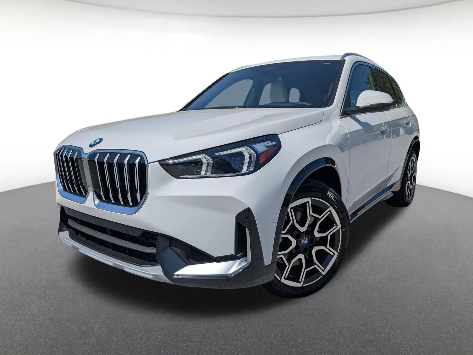 2026 BMW X1 28i