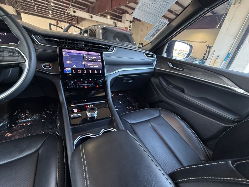 Used 2024 Black Jeep Limited image 15
