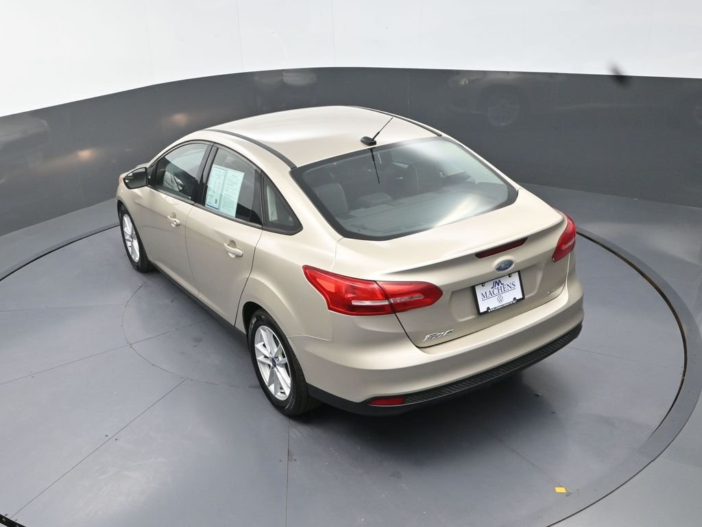 Used 2018 Gold Ford SE image 19