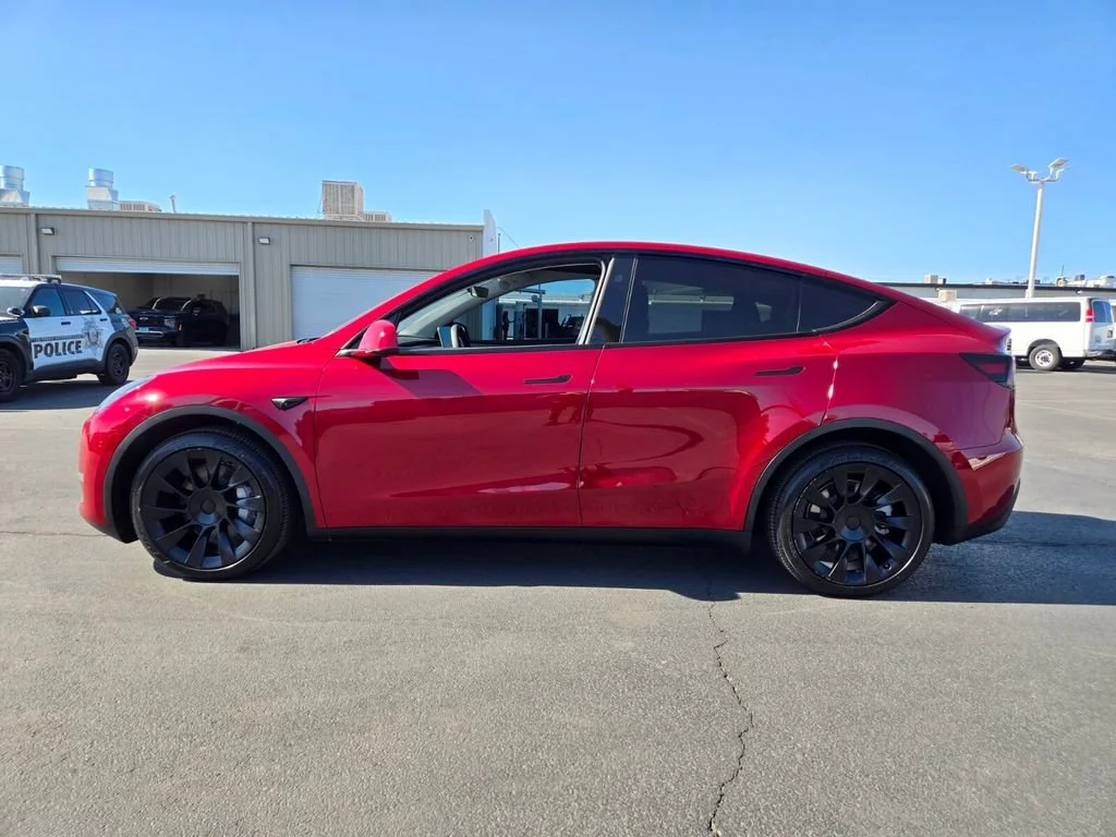 Used 2024 Red Tesla Long Range image 3