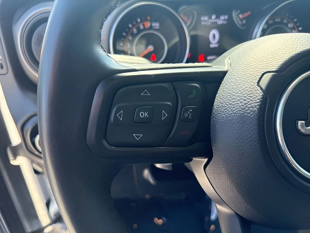 Used 2022 Silver Jeep Sport S image 13