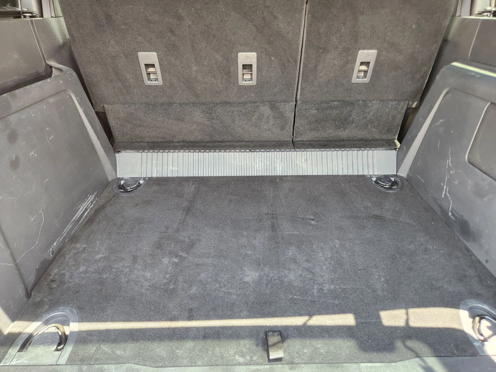 Used 2024 Gray Ford Wildtrak image 32