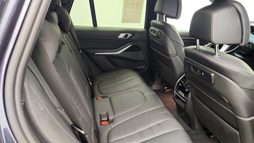 Used 2020 Arctic Grey Metallic BMW M50i w/ Driving Assist Pro, Luxury Seating & Premium Pkg image 24