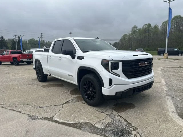 Used 2023 White GMC Elevation image 12