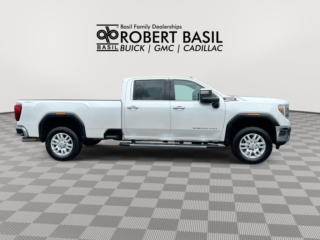 Used 2023 White GMC SLT image 9