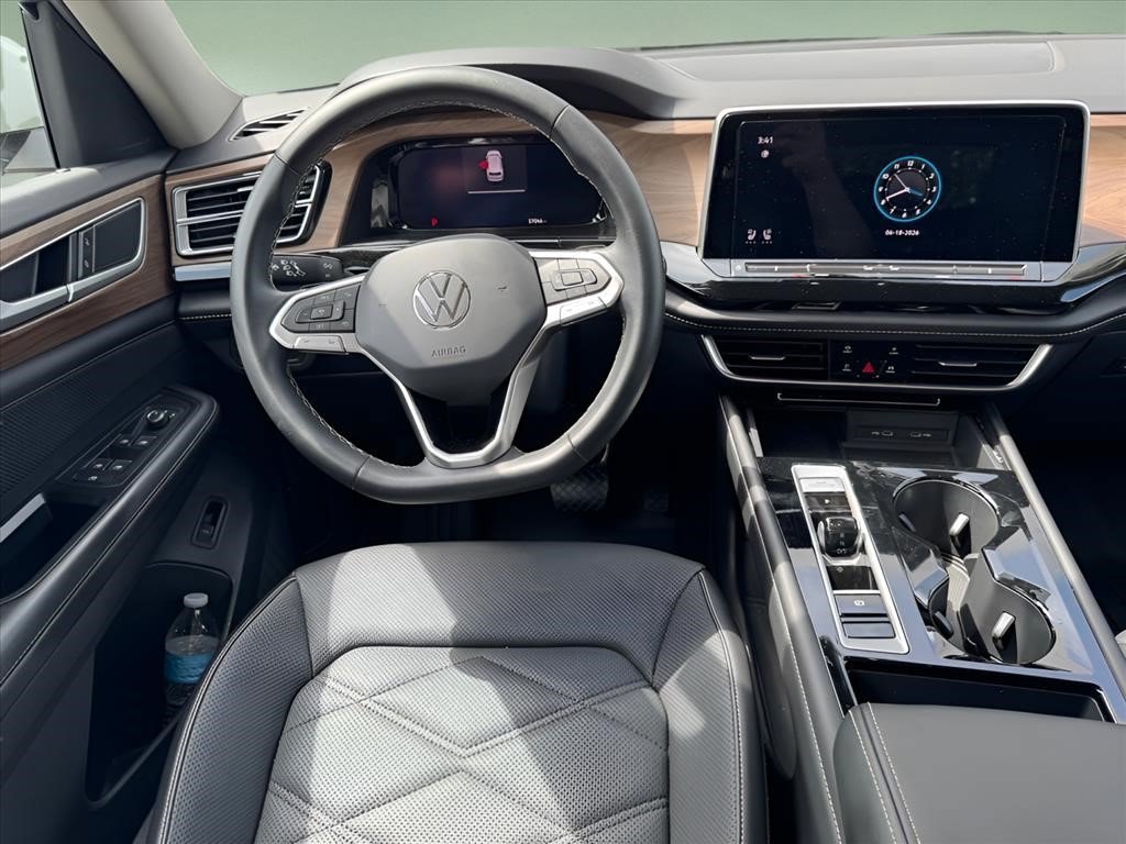 Used 2024 Pure White Volkswagen 2.0T SE w/Technology image 16