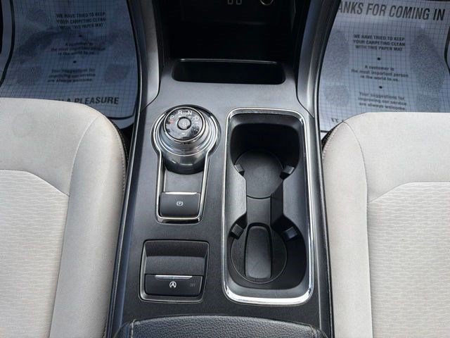 Used 2019 Oxford White Ford SE image 24