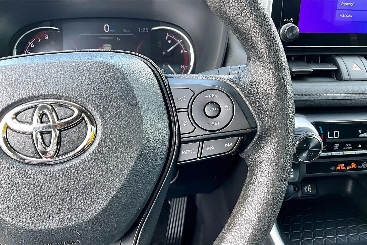 Used 2025 Ice Cap Toyota XLE image 25