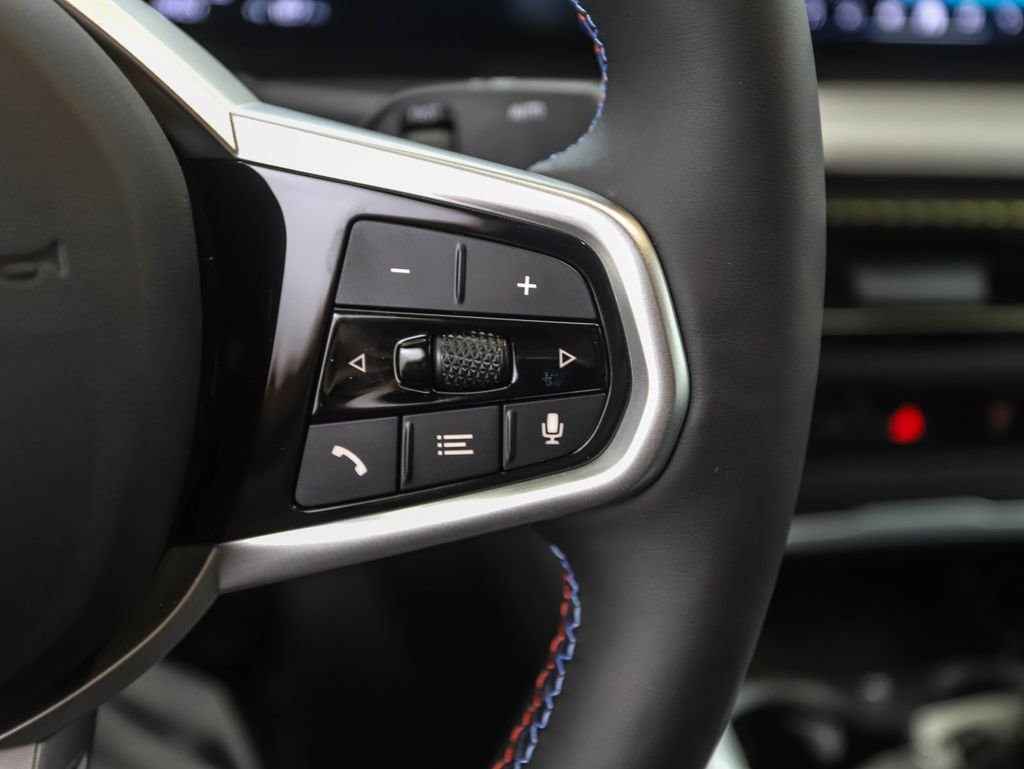 2025 BMW i4 M50 - Photo 13