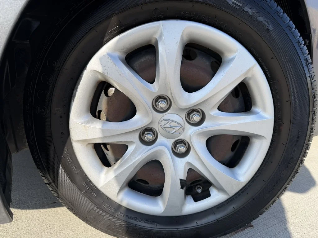 Used 2014 Gray Hyundai GS image 9