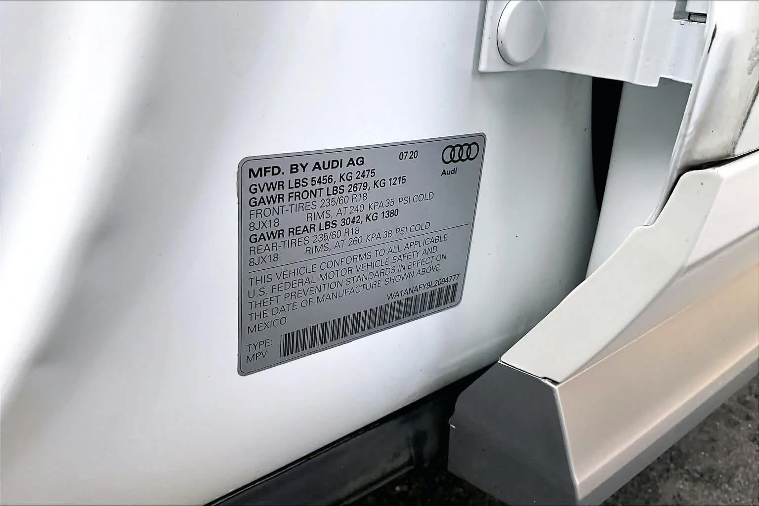 Used 2020 Brilliant Black Audi Premium image 34