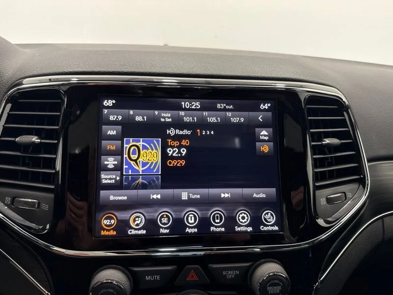 Used 2020 Red Jeep Limited image 30