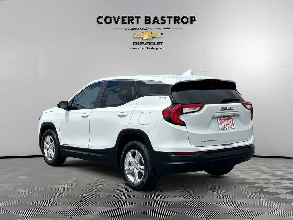 Used 2024 White GMC SLE image 4