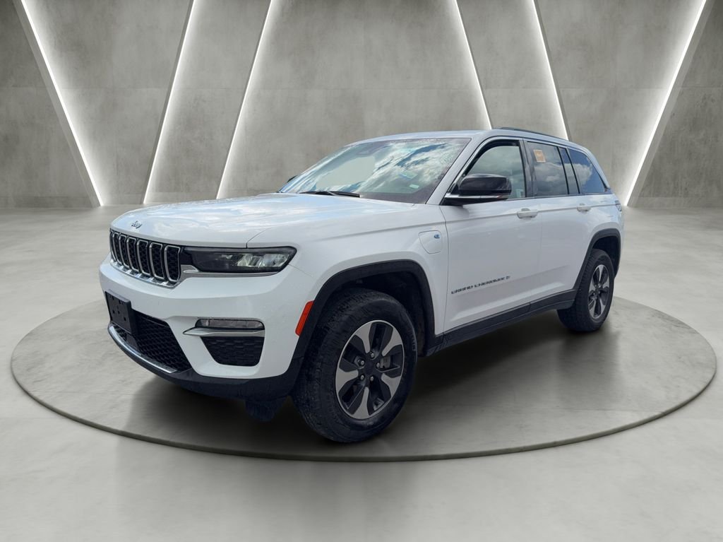 Used 2024 White Jeep 4xe image 3