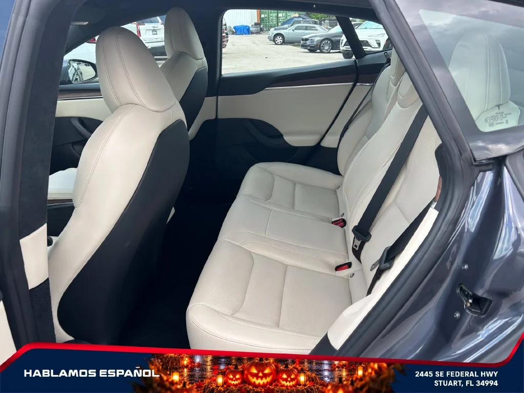 Used 2022  Tesla AWD image 11