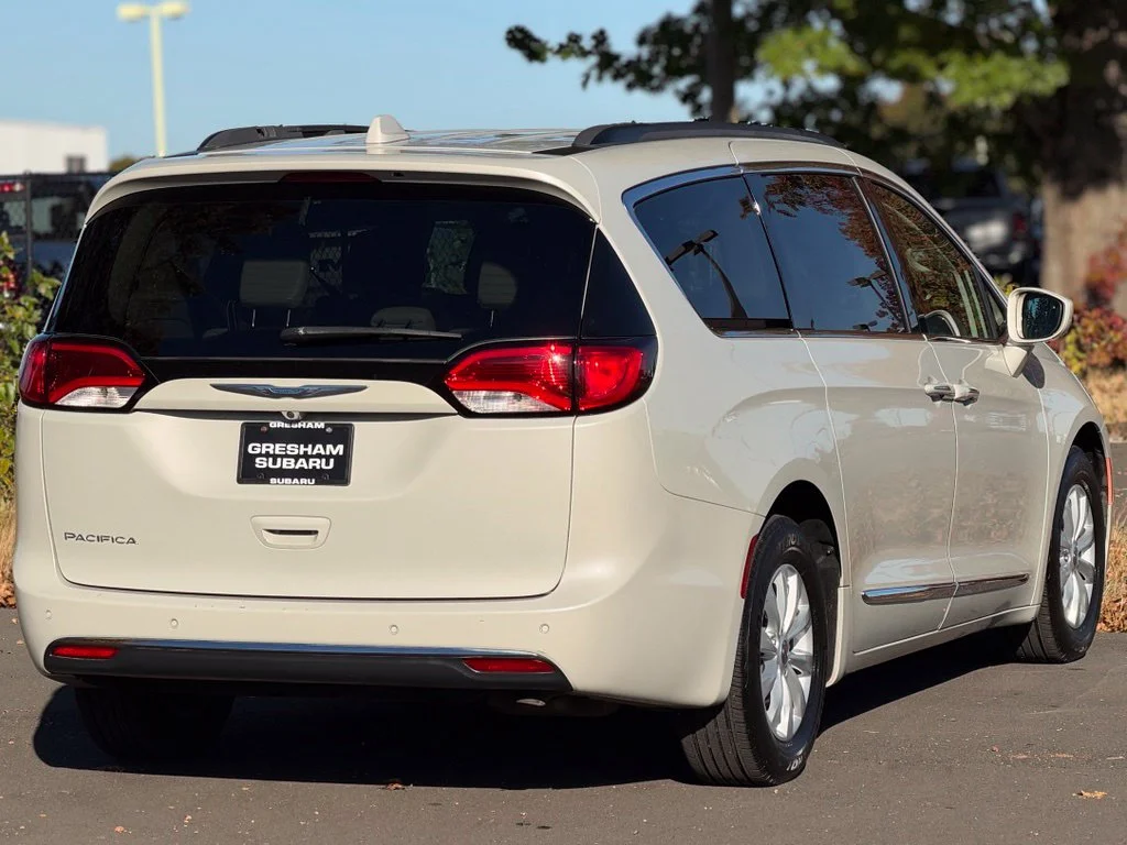 Used 2017 Tusk White Chrysler Touring L image 7