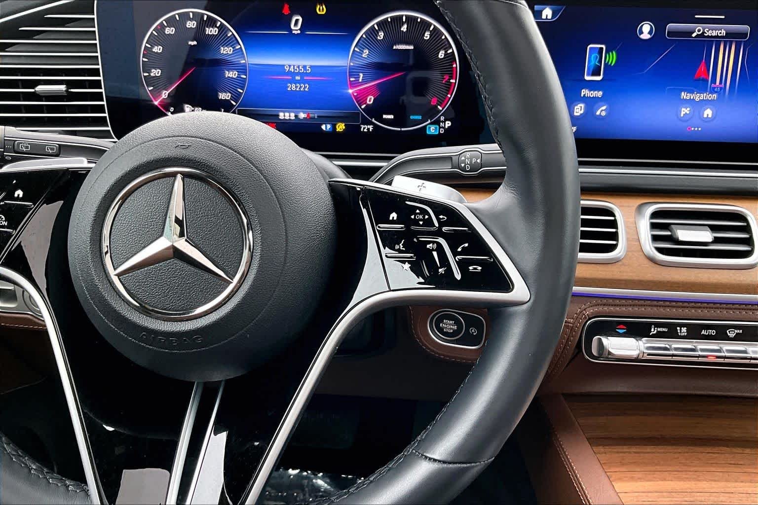 Used 2024 MANUFAKTUR Moonlight White Metallic Mercedes-Benz GLE 350 image 22