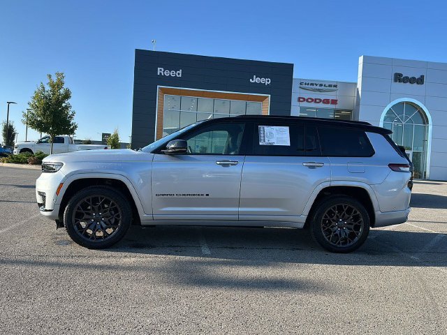Used 2025 Jeep Grand Cherokee L Summit with VIN 1C4RJKEG0S8769205 for sale in Kansas City