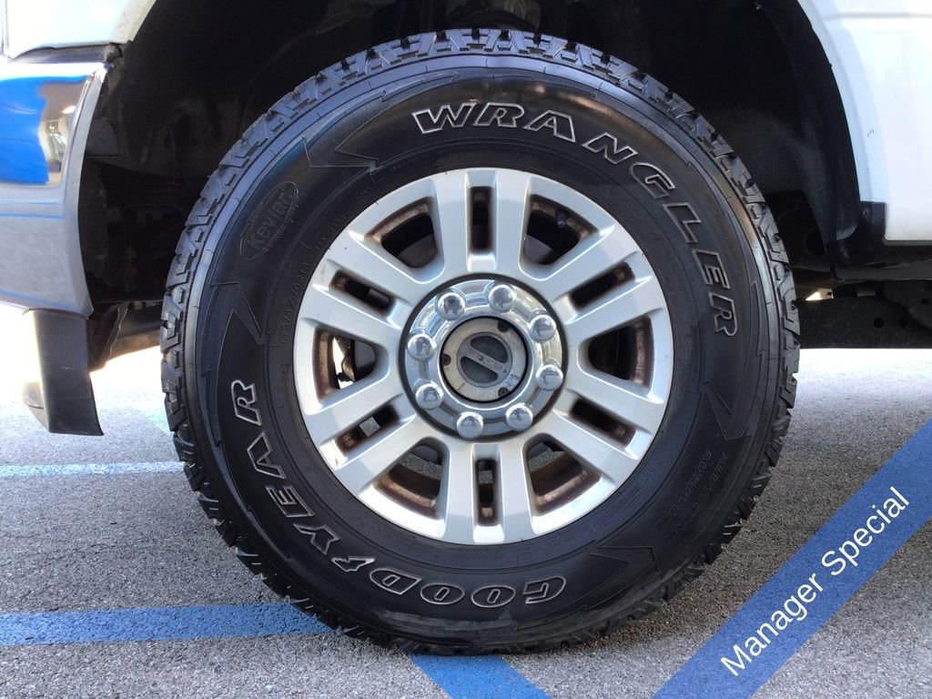 Used 2019 White Ford XL image 19