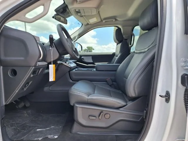 New 2026 Oxford White Ford Active image 40