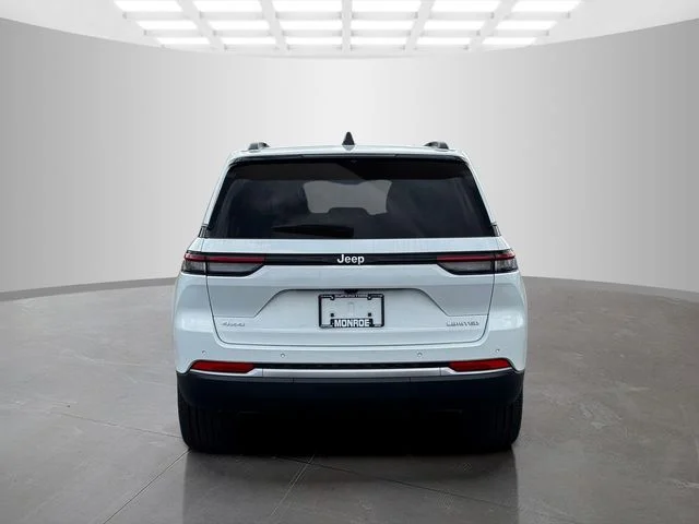New 2026 Bright White Clear-Coat Exterior Paint Jeep Limited image 6