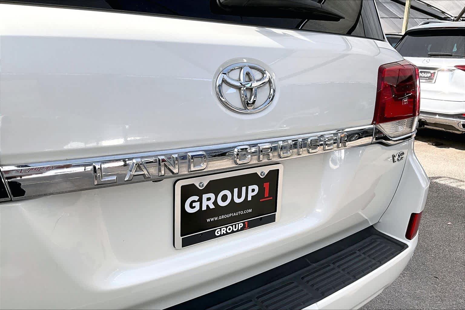 Used 2021 Blizzard Pearl Toyota  image 10