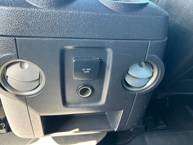 Used 2015 White Ford Platinum image 19