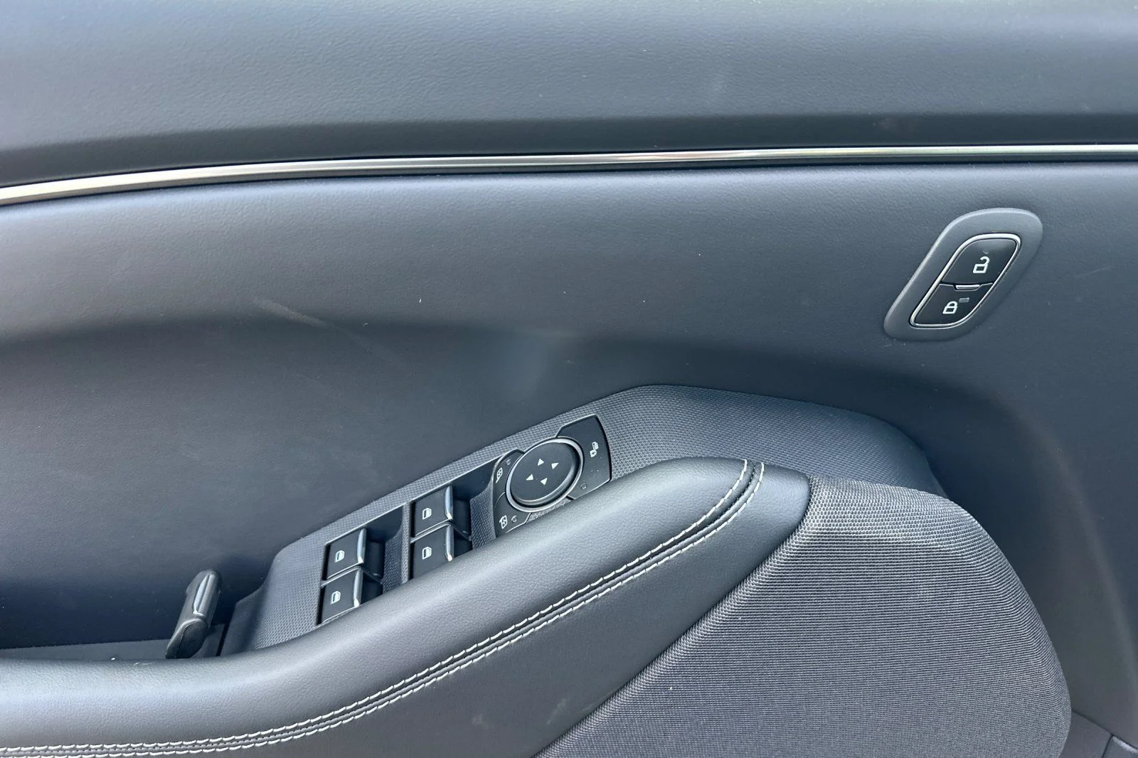 New 2026 Star White Metallic Tri-coat Ford Select image 7