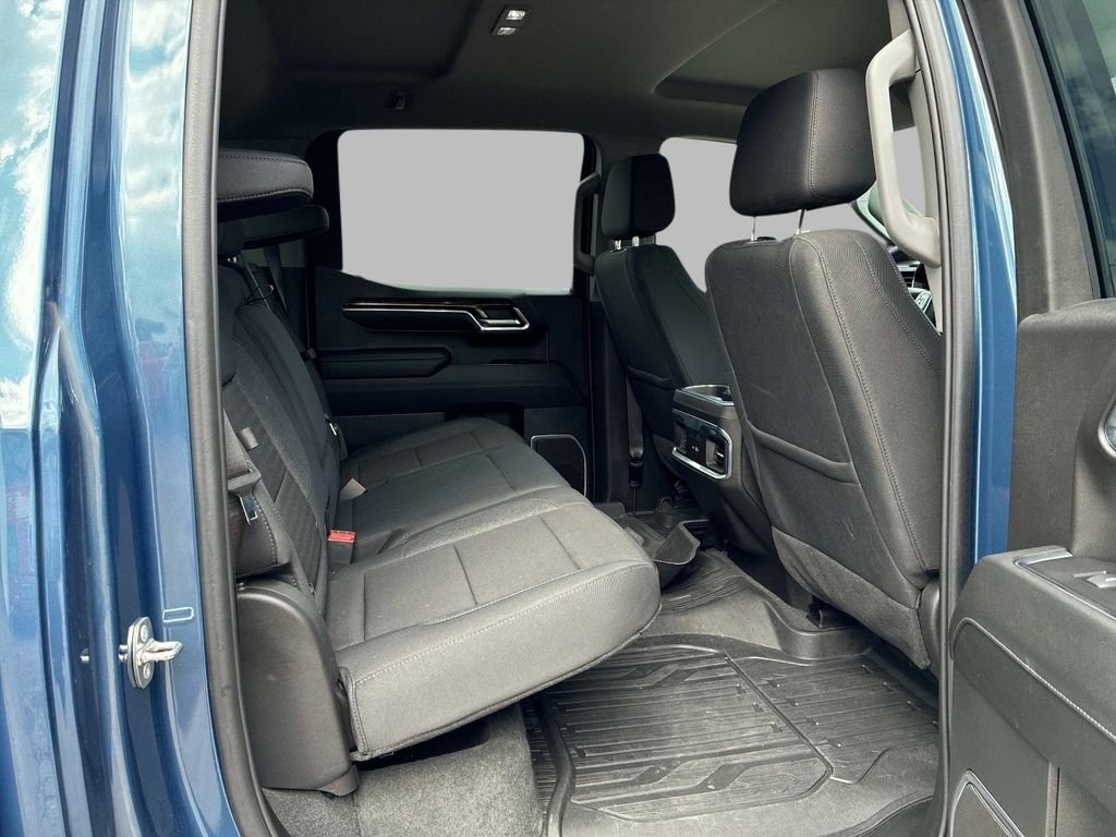Used 2024  GMC Elevation image 10