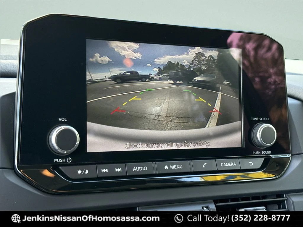 Used 2024 Silver Nissan S image 34