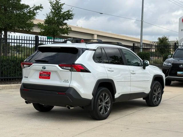 Certified Used 2024 WIND CHILL PEARL Toyota Hybrid XLE Premium image 4