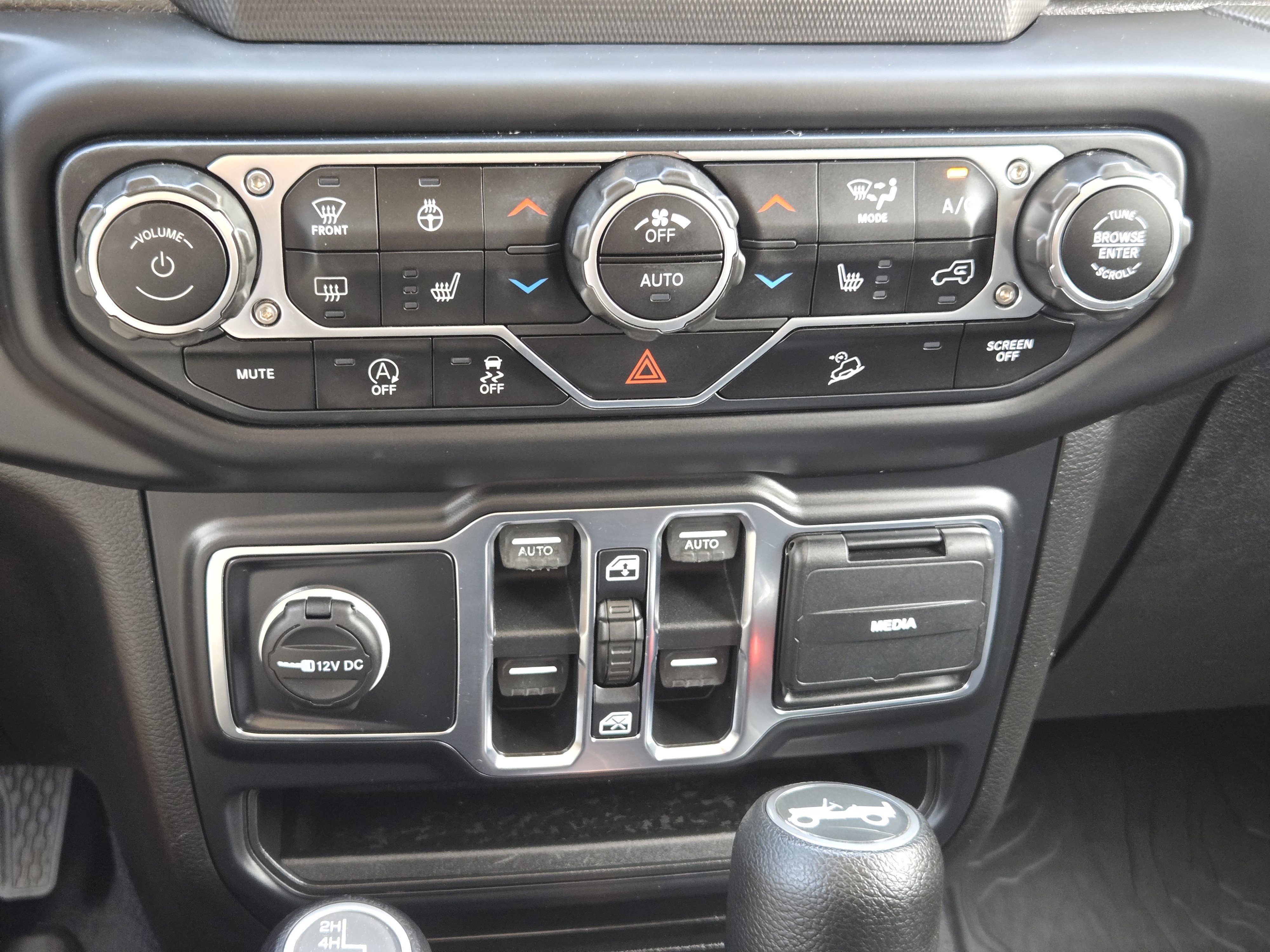 Used 2019 Granite Crystal Metallic Clearcoat Jeep Sport S image 20