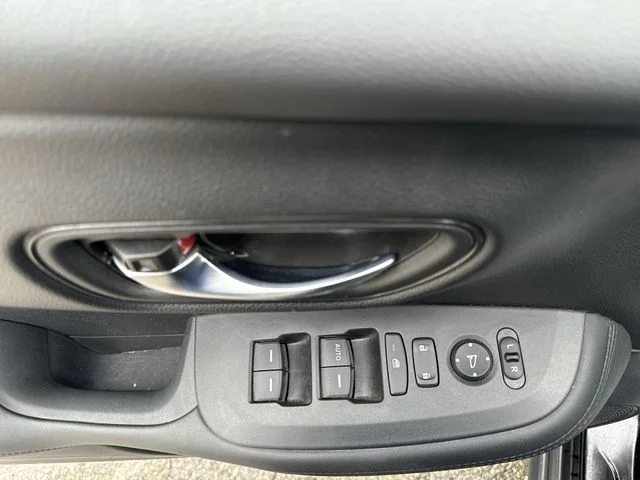 Used 2024  Honda LX image 17