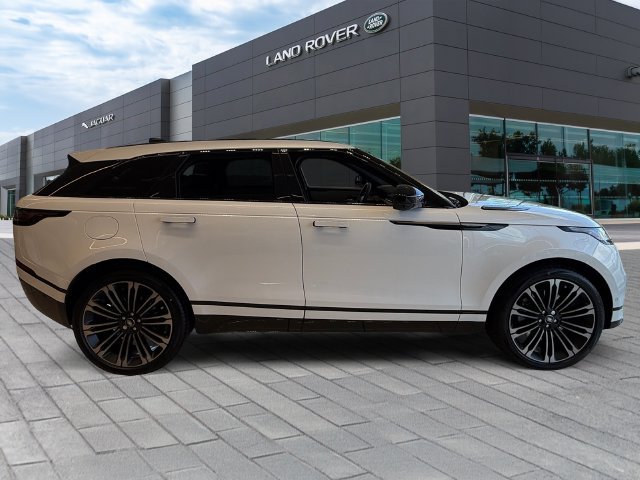 New 2026 Ostuni Pearl White Land Rover Autobiography image 6