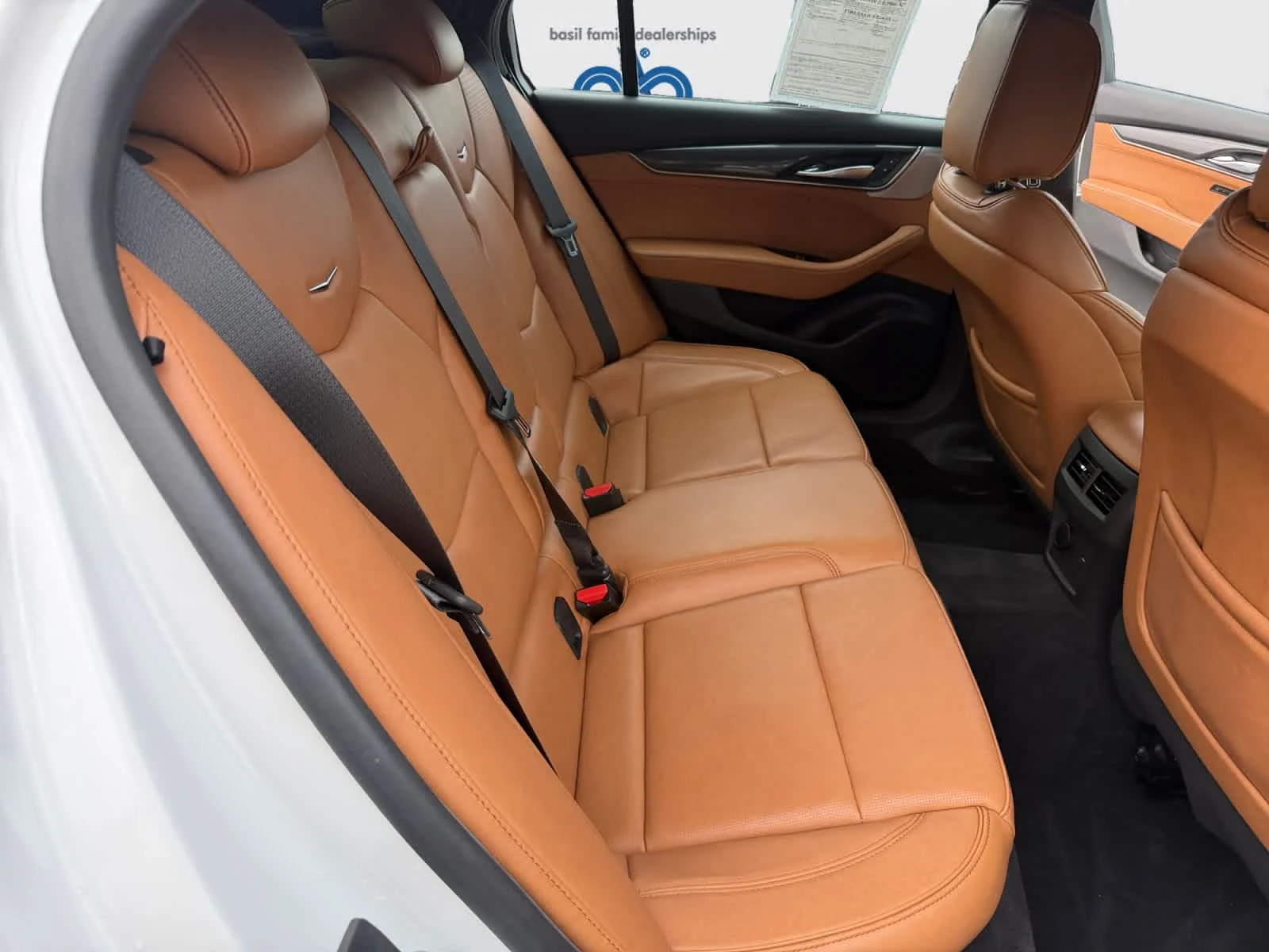 Used 2024 WH Cadillac Premium Luxury image 24