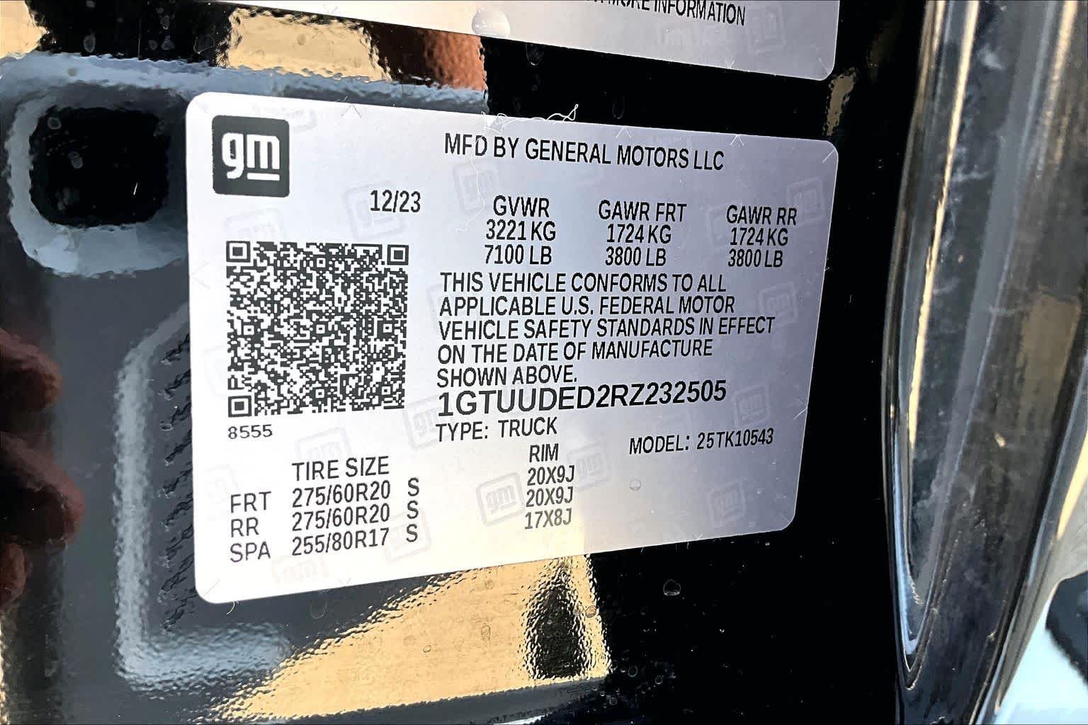 Used 2024 Onyx Black GMC SLT image 37