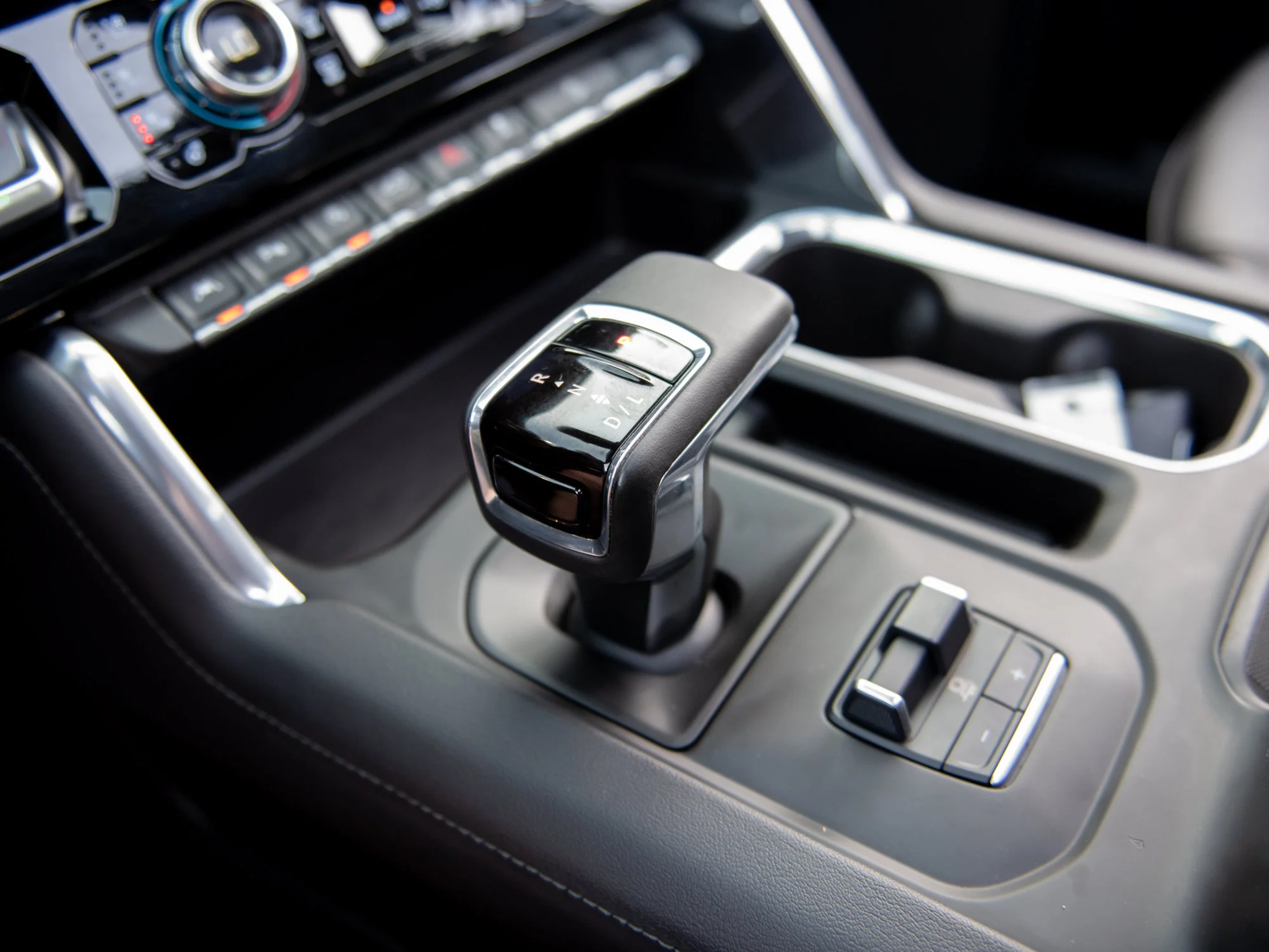 Used 2025 Black GMC Denali* | Crew Cab | Super Cruise | 3.0L Duramax | 305 HP | 495 LB-FT | Sunroof | image 35