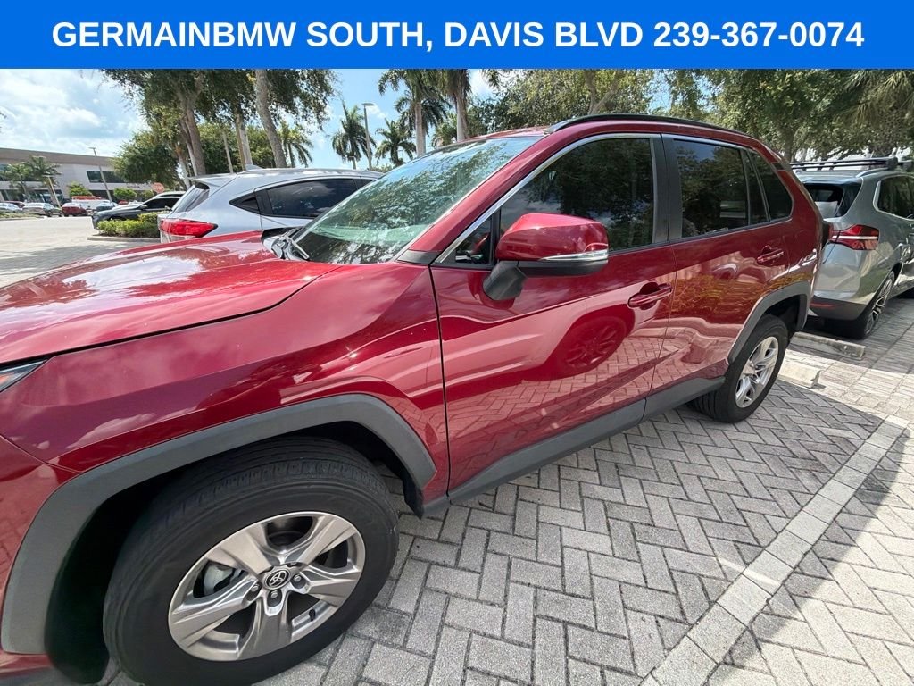 Used 2022 Pearl Toyota XLE image 4