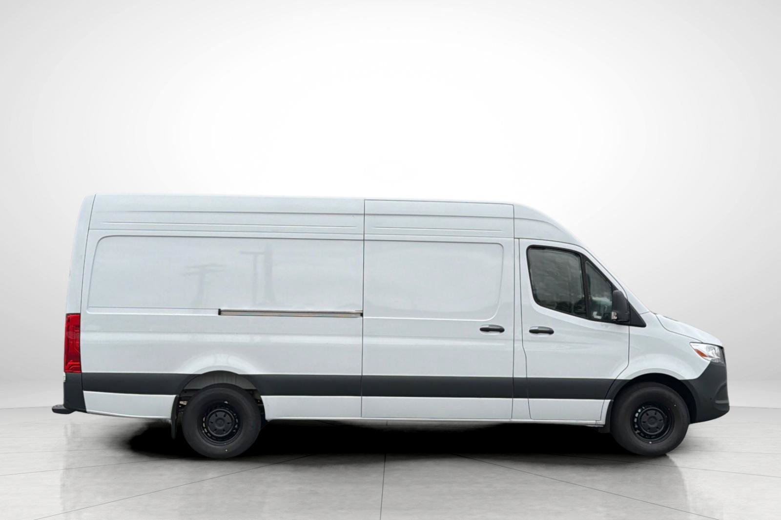 New 2026 Arctic White Mercedes-Benz Cargo 170 WB image 28